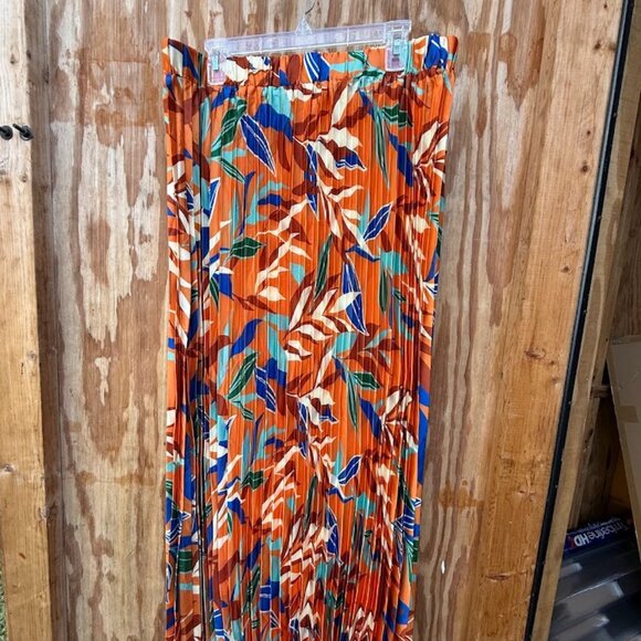 Flying Tomato Leaf-Pattern Maxi Skirt (Size 2X) - Picture 2 of 4